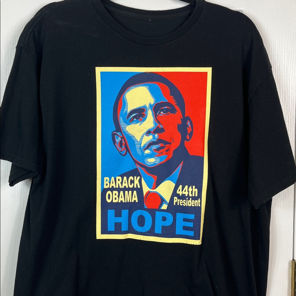 Barack Obama 44th Pres. black short sleeved tee shirt chest size 22”. Med/large - Picture 2 of 5